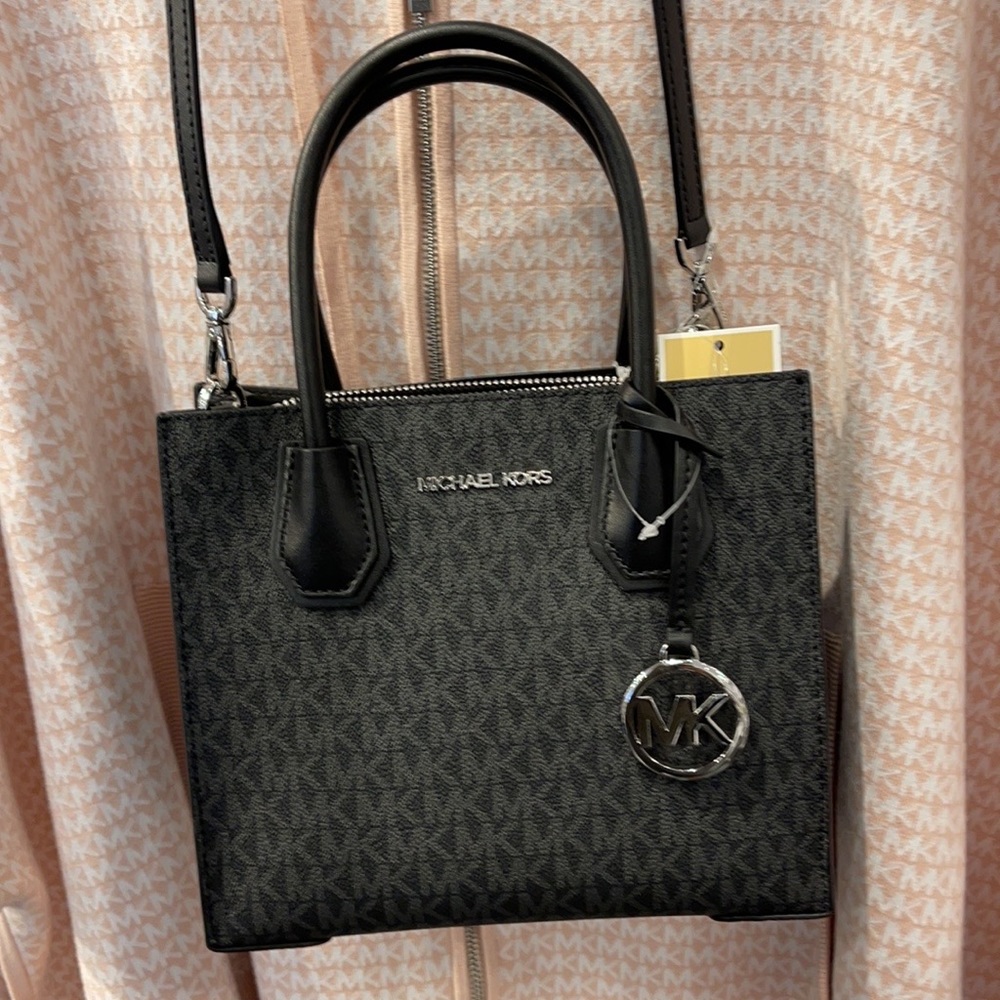 Michael Kors Mercer Medium Pebbled Leather Crossbody Bag - Picture 12 of 16